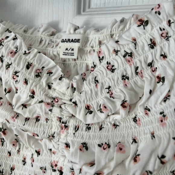 EUC Garage floral rouched crop tee. Never worn - Picture 6 of 7